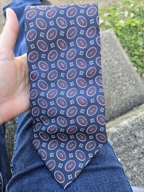 Navy Paisley-Print Men's Tie with Red Accent